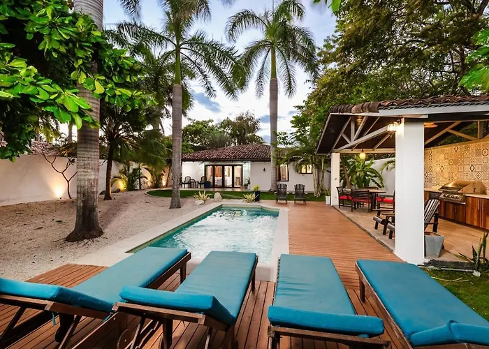 Main 2 Casitas, 5 Br, Pool, Canaba W Grill Сasa de vacaciones Tamarindo