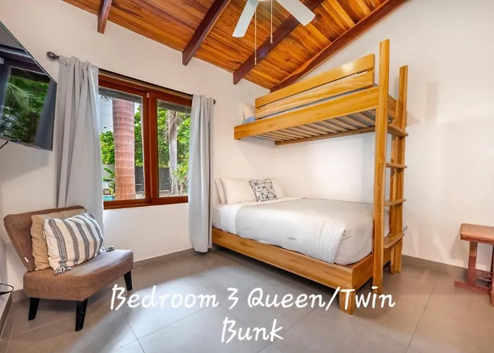 Сasa de vacaciones Main 2 Casitas, 5 Br, Pool, Canaba W Grill *