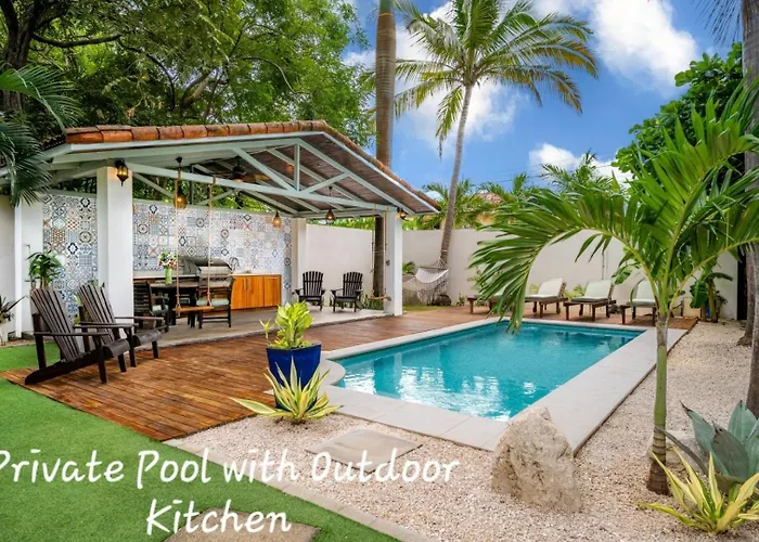 Main 2 Casitas, 5 Br, Pool, Canaba W Grill Tamarindo