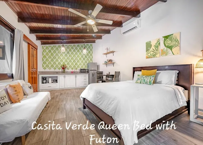 Сasa de vacaciones Main 2 Casitas, 5 Br, Pool, Canaba W Grill *