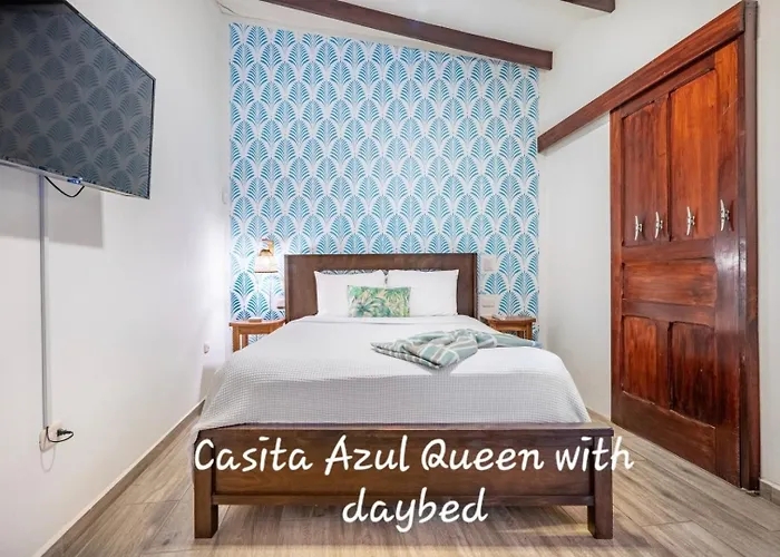 Сasa de vacaciones Main 2 Casitas, 5 Br, Pool, Canaba W Grill